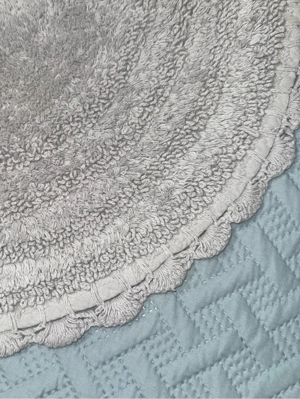 Home Collections Scalloped Round Cotton Bath Mat Nonskid Gray 25”